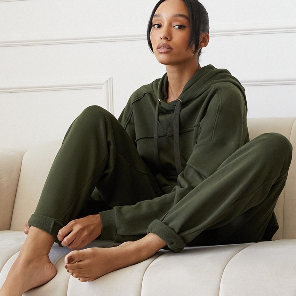 Savage X Fenty Deep Forest Green Xssential Rolled Cuff Jogger Pants - Picture 1 of 15